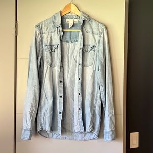 Men’s Jean button up shirt